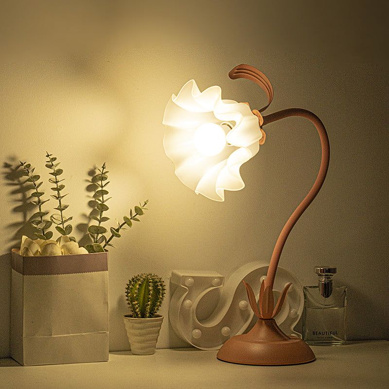 Flower Romantic Atmosphere Table Lamp