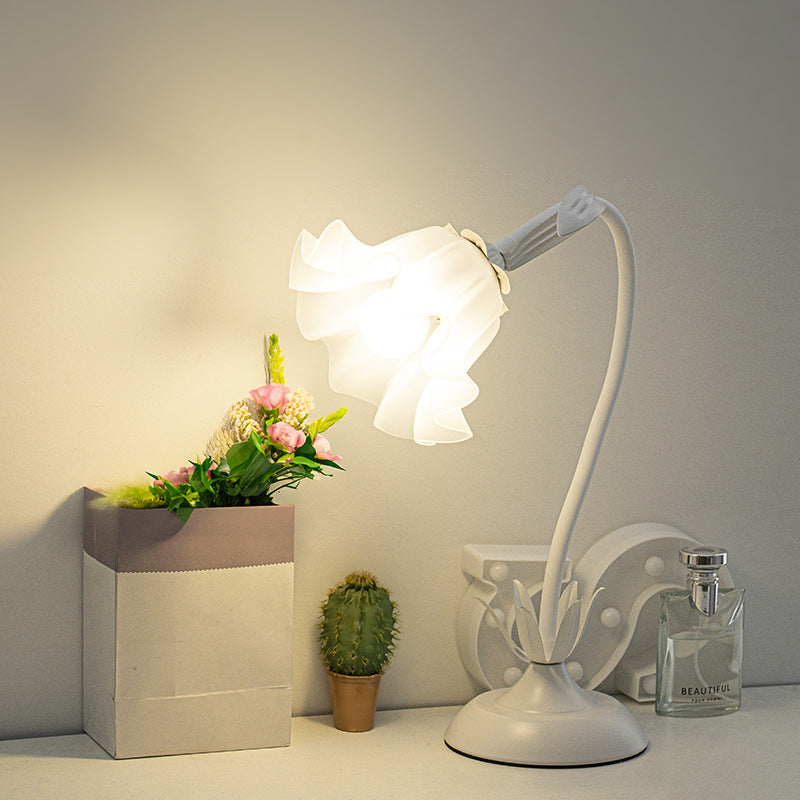 Flower Romantic Atmosphere Table Lamp