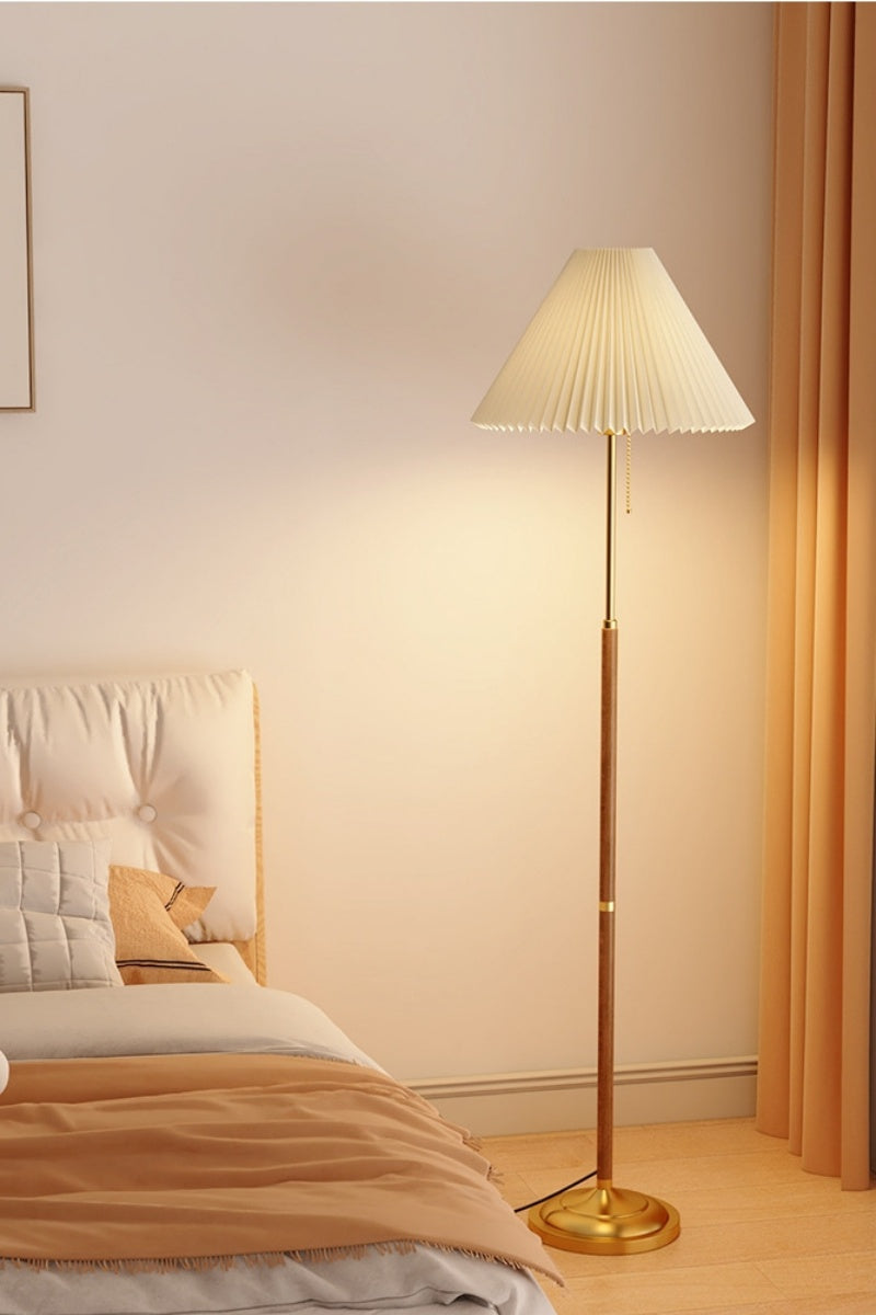 Retro-Style Solid Wood Floor Lamp