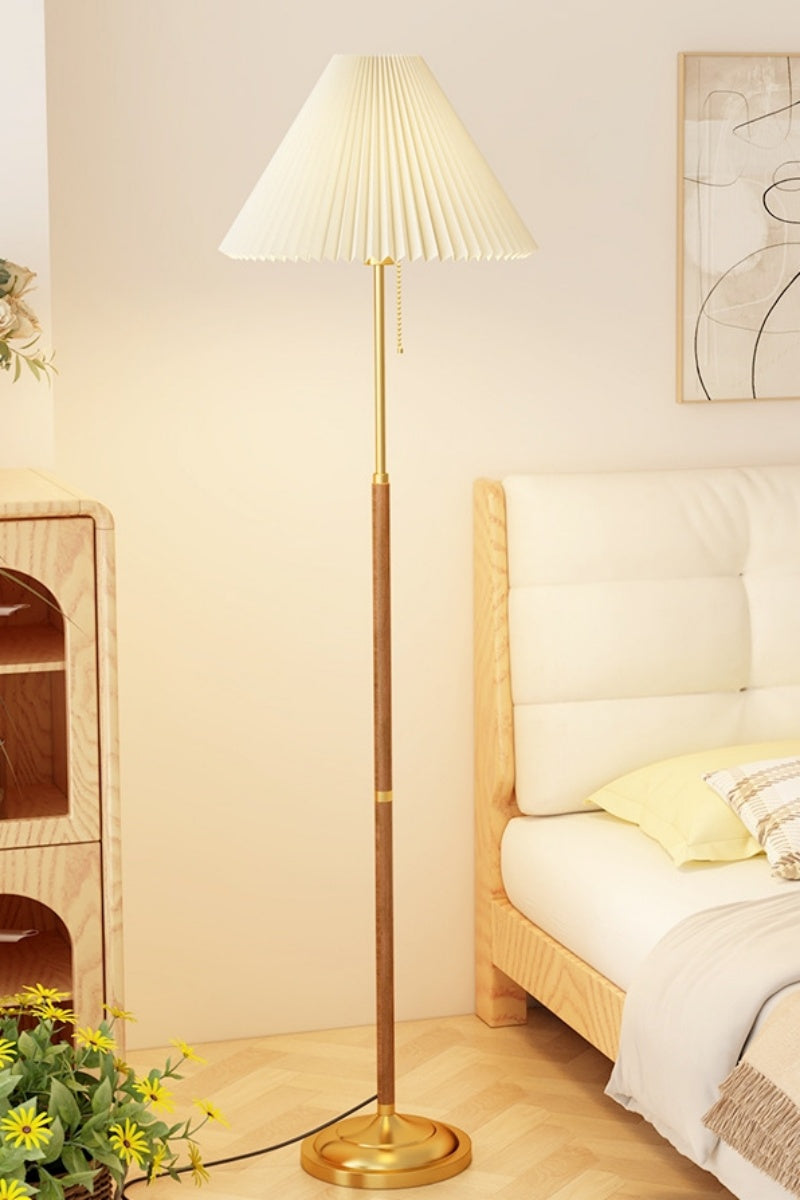 Retro-Style Solid Wood Floor Lamp