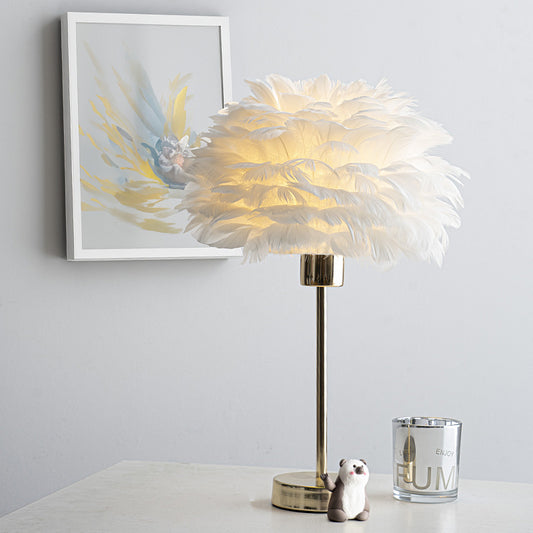 Romantic Atmosphere Feather Table Lamp