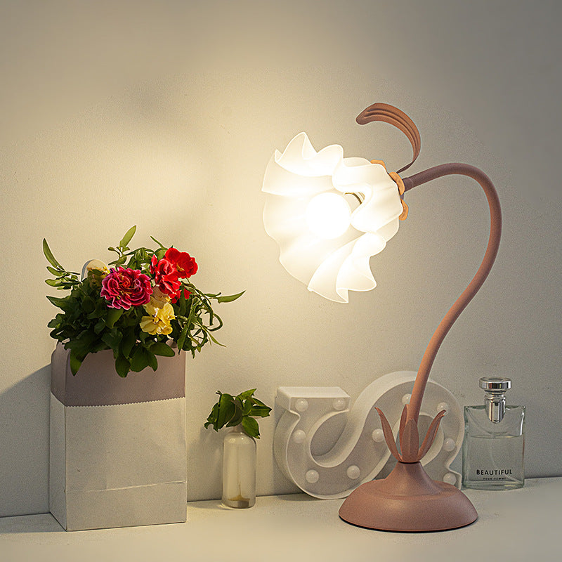 Flower Romantic Atmosphere Table Lamp