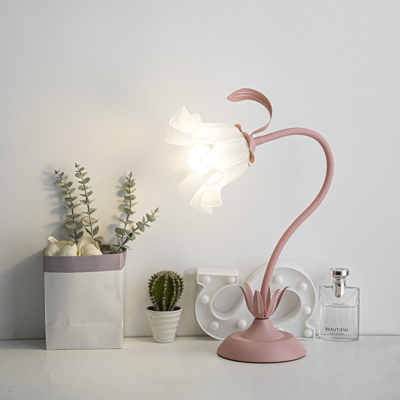 Flower Romantic Atmosphere Table Lamp