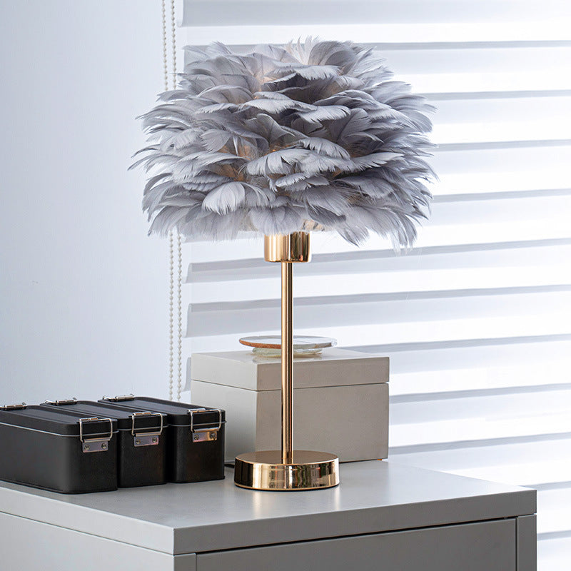 Romantic Atmosphere Feather Table Lamp